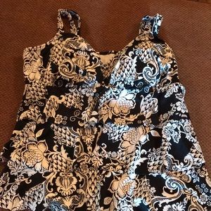 Size 20 W Adjustable bathing suit top